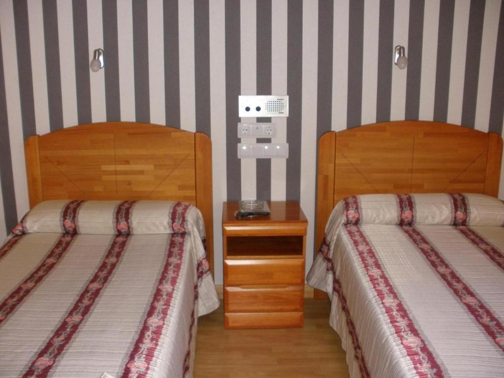 Hostal Virgen Del Villar Laguna de Duero Room photo