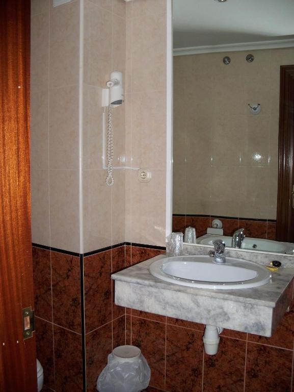 Hostal Virgen Del Villar Laguna de Duero Room photo