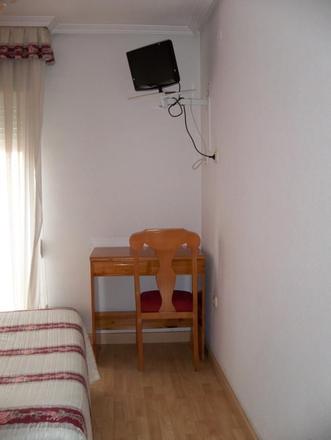 Hostal Virgen Del Villar Laguna de Duero Exterior photo