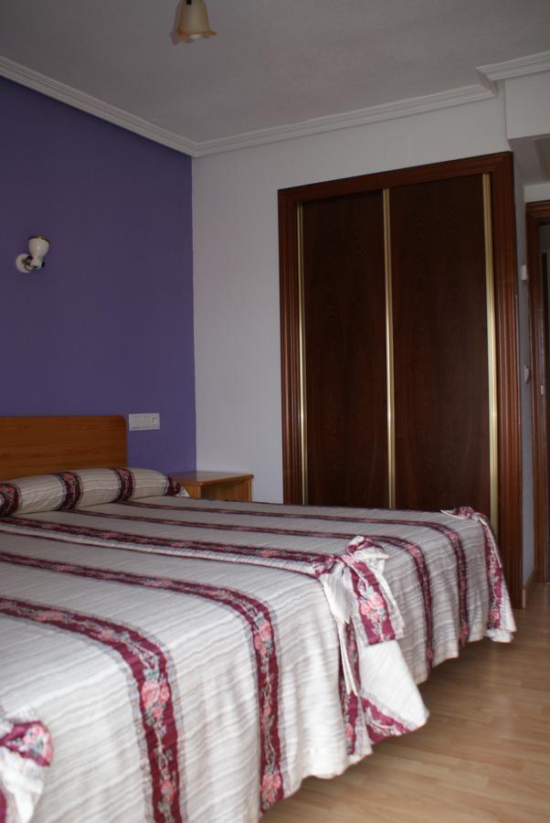 Hostal Virgen Del Villar Laguna de Duero Exterior photo